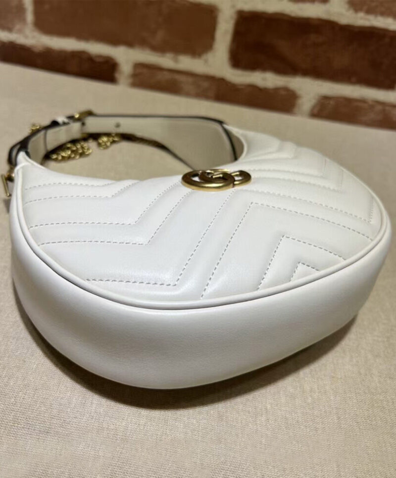 Gucci GG Marmont A mini bag in the shape of a half-moon